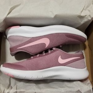 Nike Women Flex Experience RN 7 Shoes
